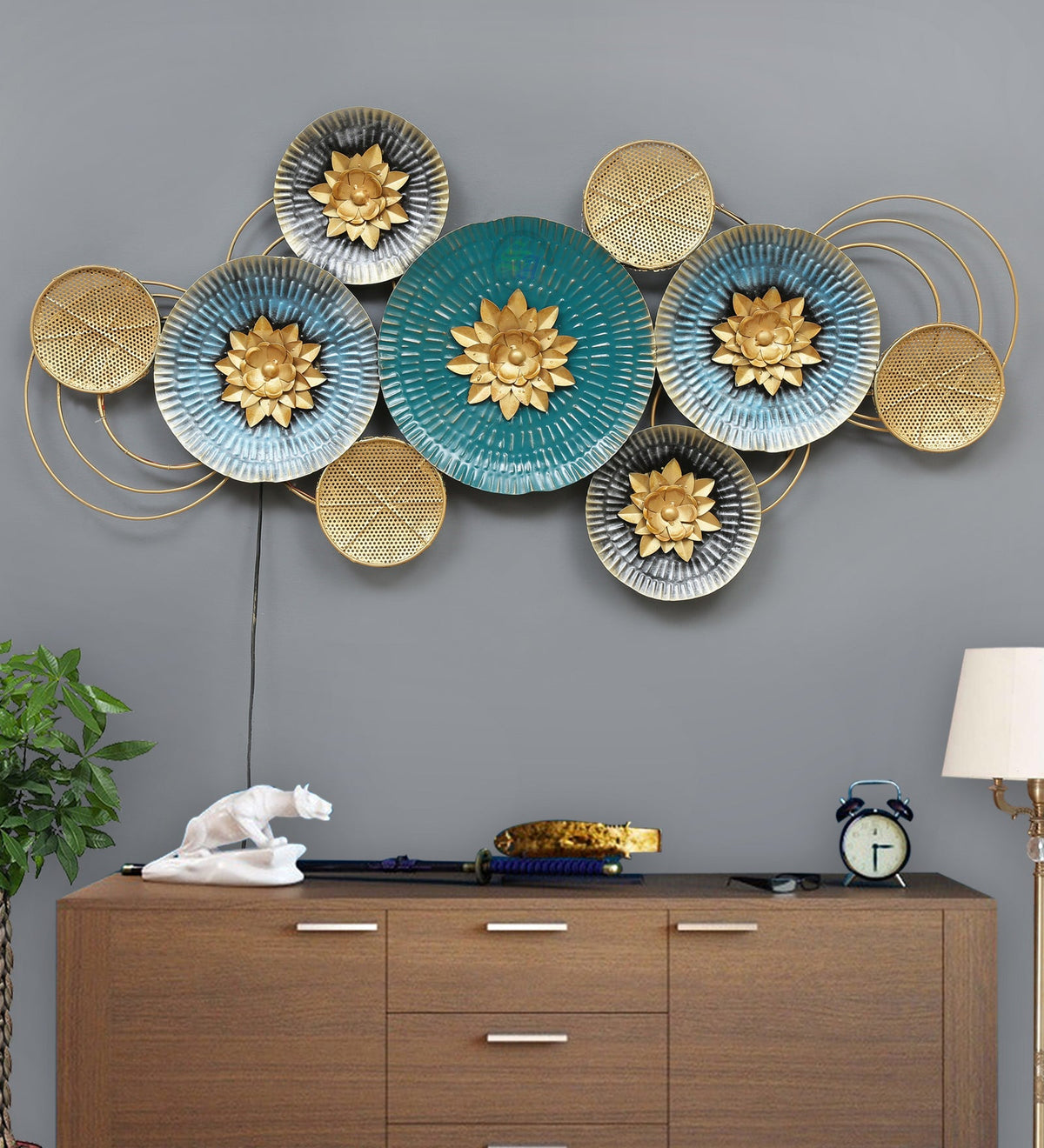 Star Zara Wall Décor with Lighting – blue and gold discs with lighting off