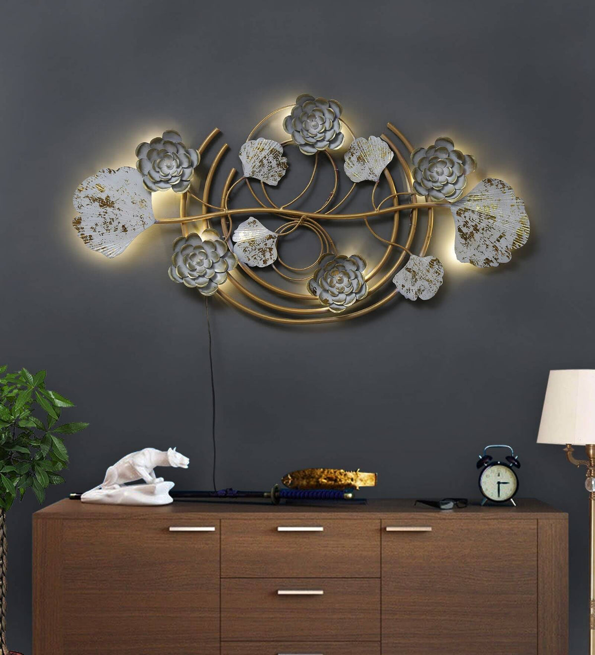 White & Gold Flower Zara with LED – white flowers and gold rings with lighting on